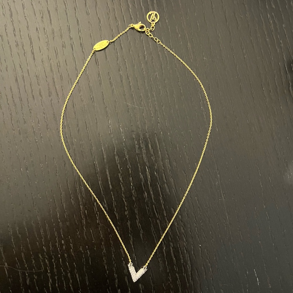 LV costume neck lace